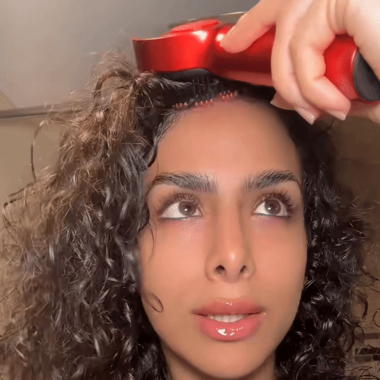 VibraHair™ – Peigne & Masseur Cuir Chevelu 3-en-1